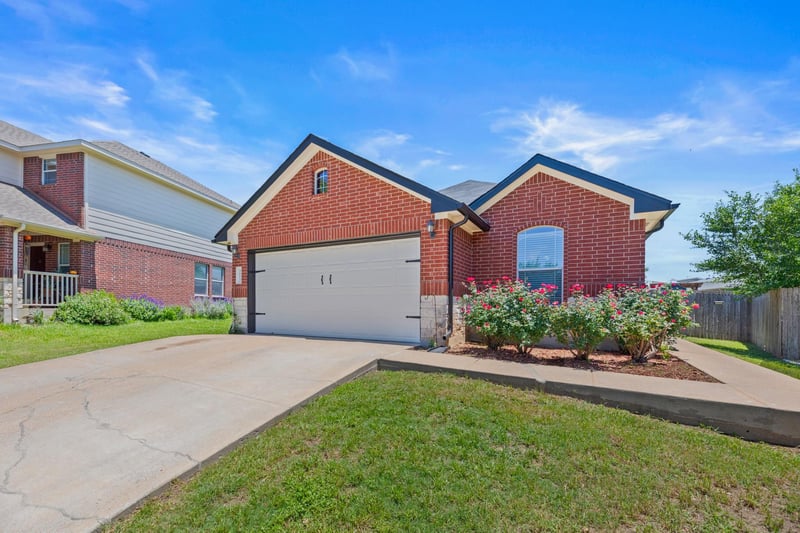 Virtual tour of 3613 Bach DR