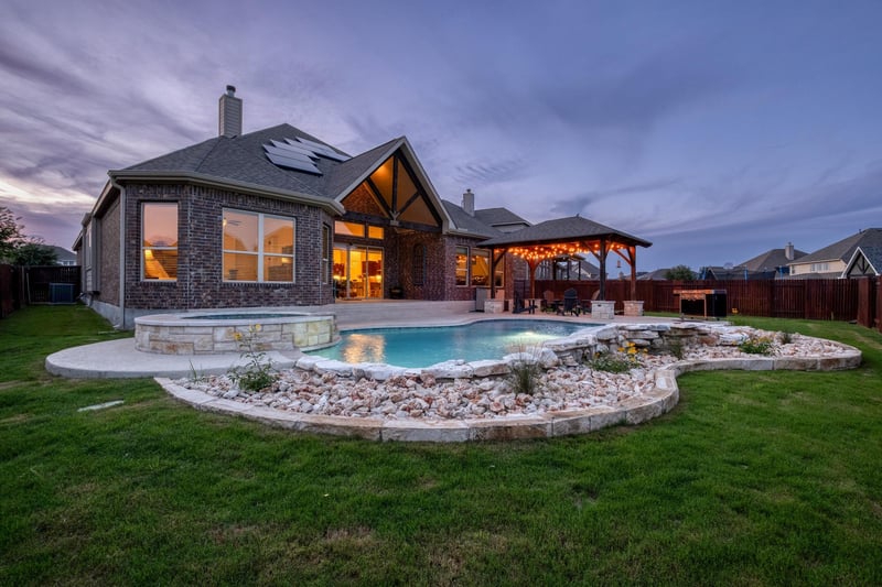 Virtual tour of 3613 Del Payne Ln