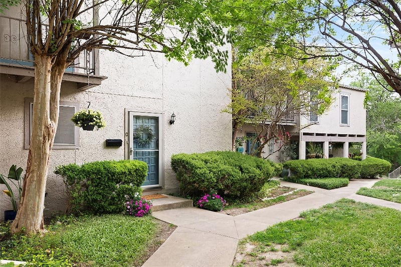 Virtual tour of 3613 Las Colinas DR Unit #C