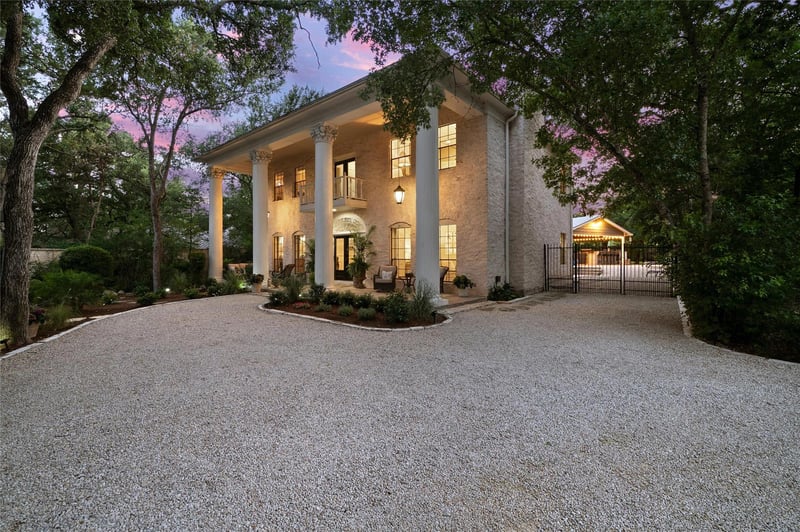 Virtual tour of 3613 Pinnacle RD