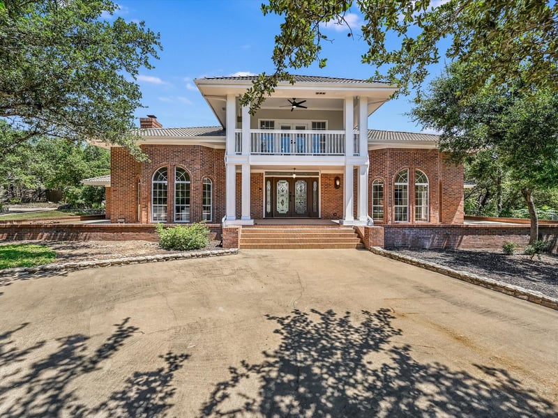 Virtual tour of 3636 Turkey Creek DR