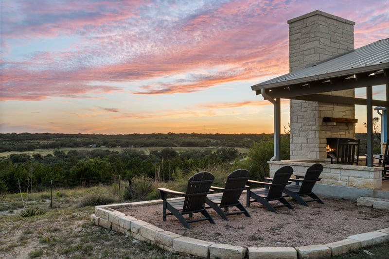 Virtual tour of 365 Billy Sisson DR
