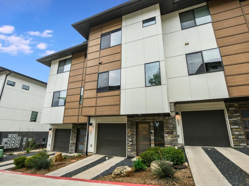 Virtual tour of 3700 Clawson RD Unit #401