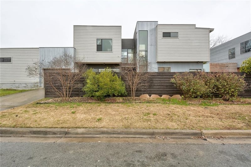 Virtual tour of 3700 Garden Villa LN Unit #2