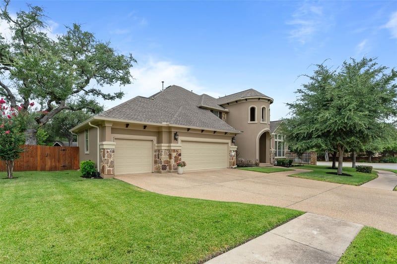 Virtual tour of 3703 Arrow Wood Rd