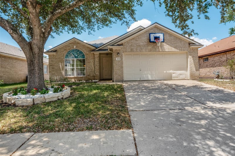 Virtual tour of 3704 Crownover ST
