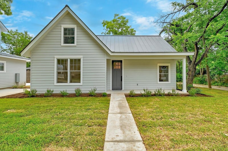 Virtual tour of 3705 Jackson Ave