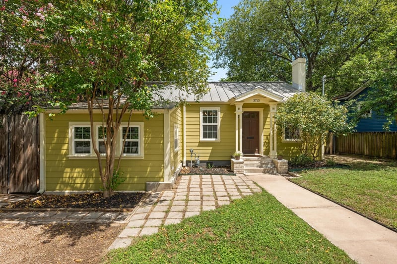 Virtual tour of 3713 Robinson Ave