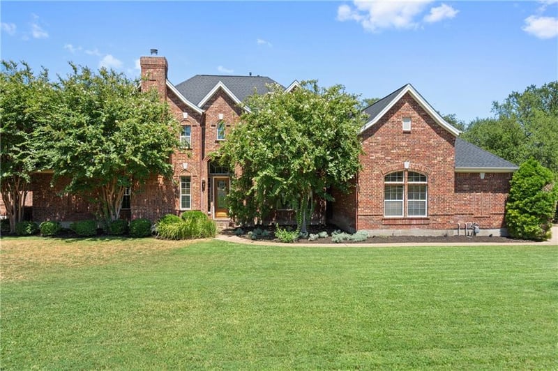 Virtual tour of 3713 Travis Country CIR