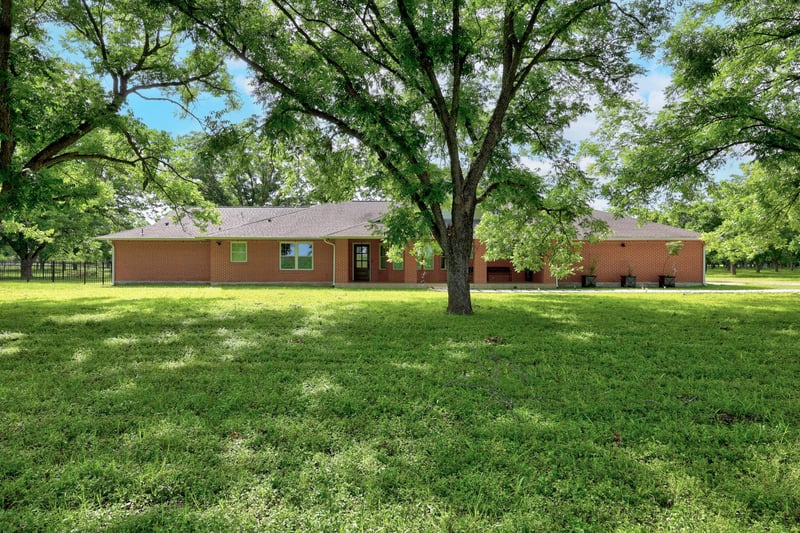 Virtual tour of 3717 Buck LN