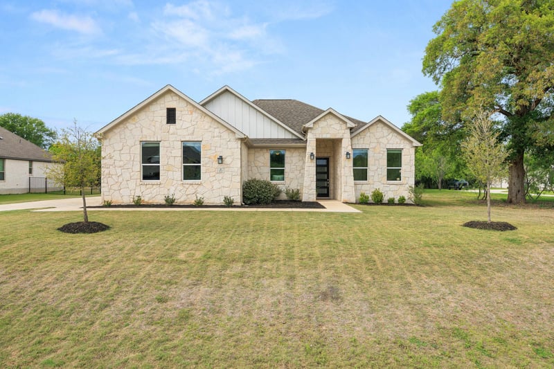 Virtual tour of 372 Raptor Beak WAY