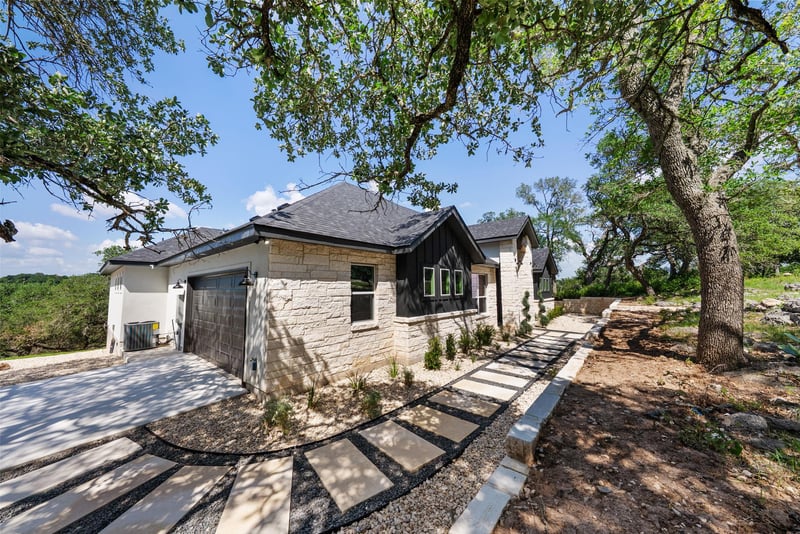 Virtual tour of 375 Shady HOLW