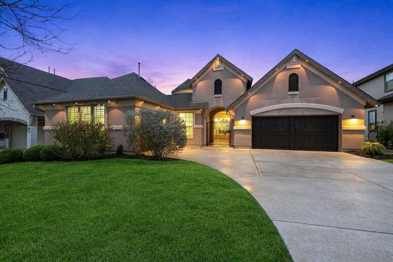 Virtual tour of 377 Jacksdaw DR