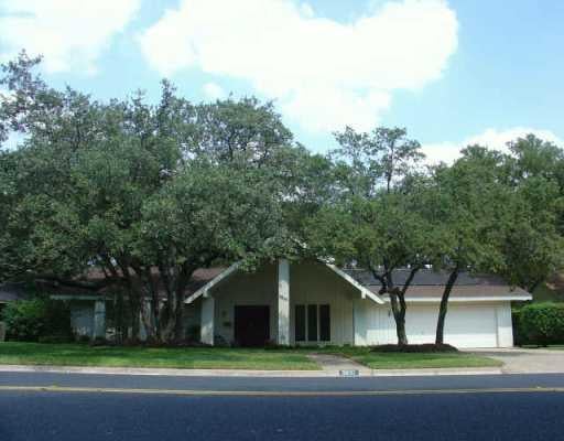 Virtual tour of 3800 GREYSTONE Dr