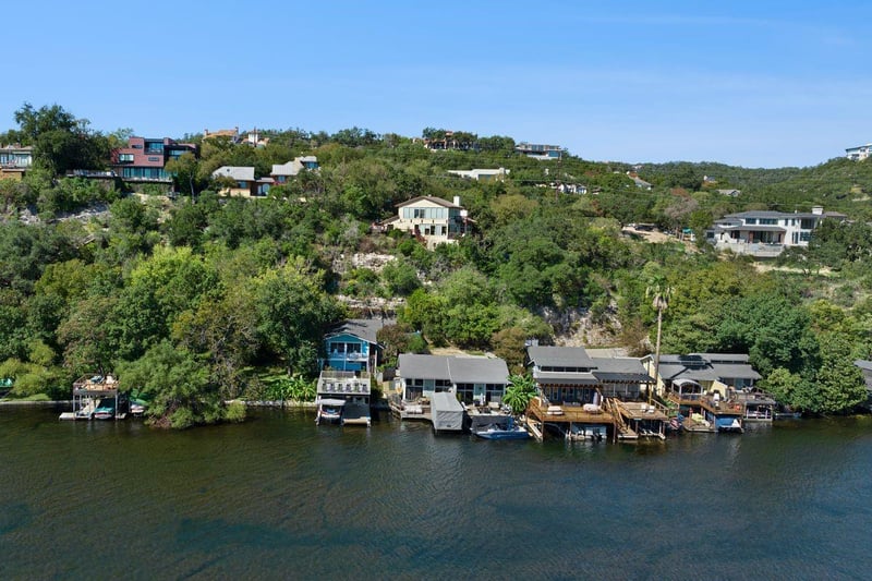 Virtual tour of 3800 Island WAY Unit #1