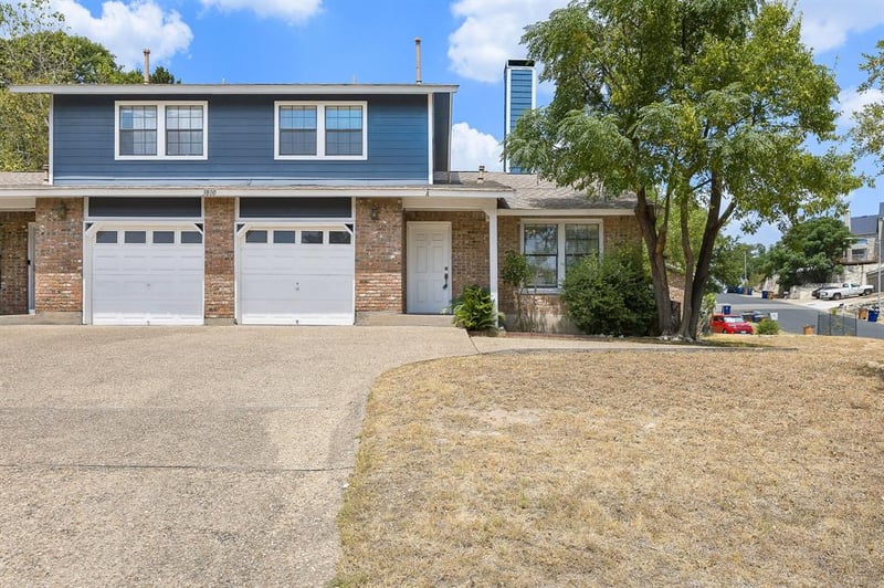 Virtual tour of 3800 Knollwood DR Unit #A