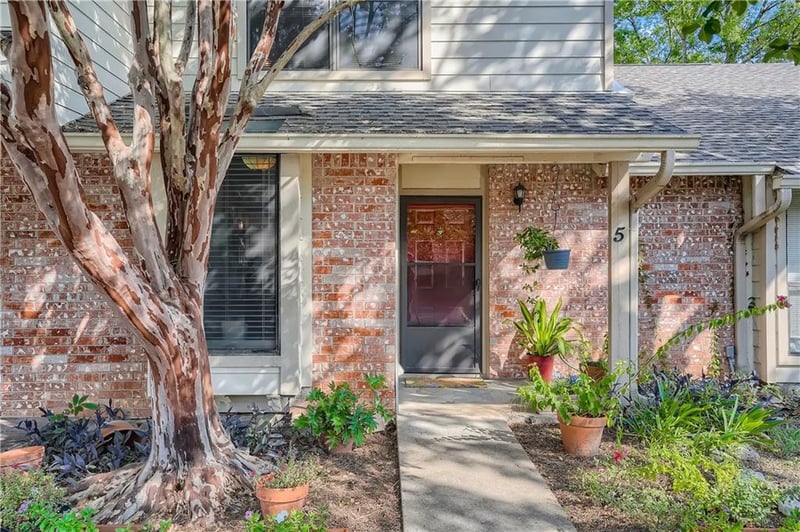 Virtual tour of 3801 Menchaca RD Unit #5