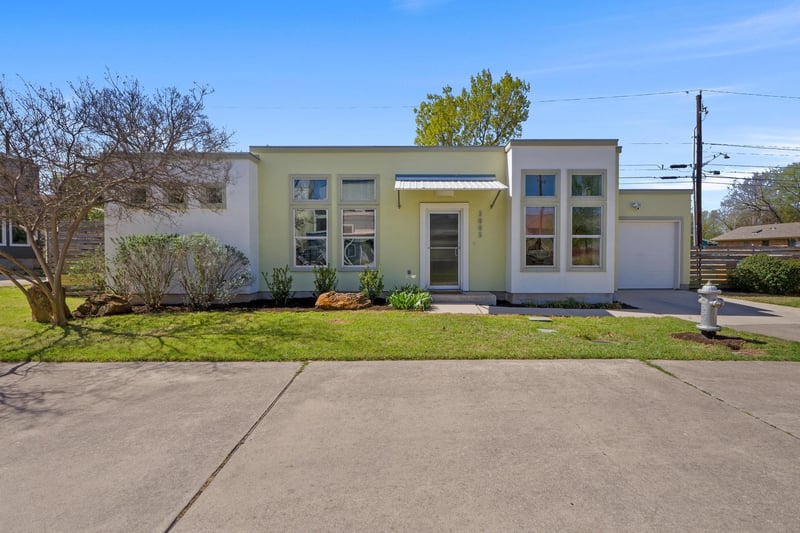 Virtual tour of 3805 Byron DR
