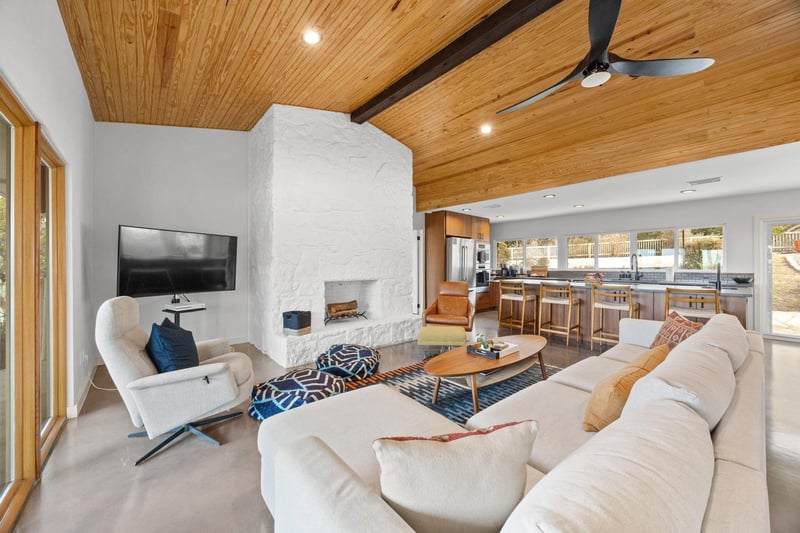 Virtual tour of 3807 Cedar Gln