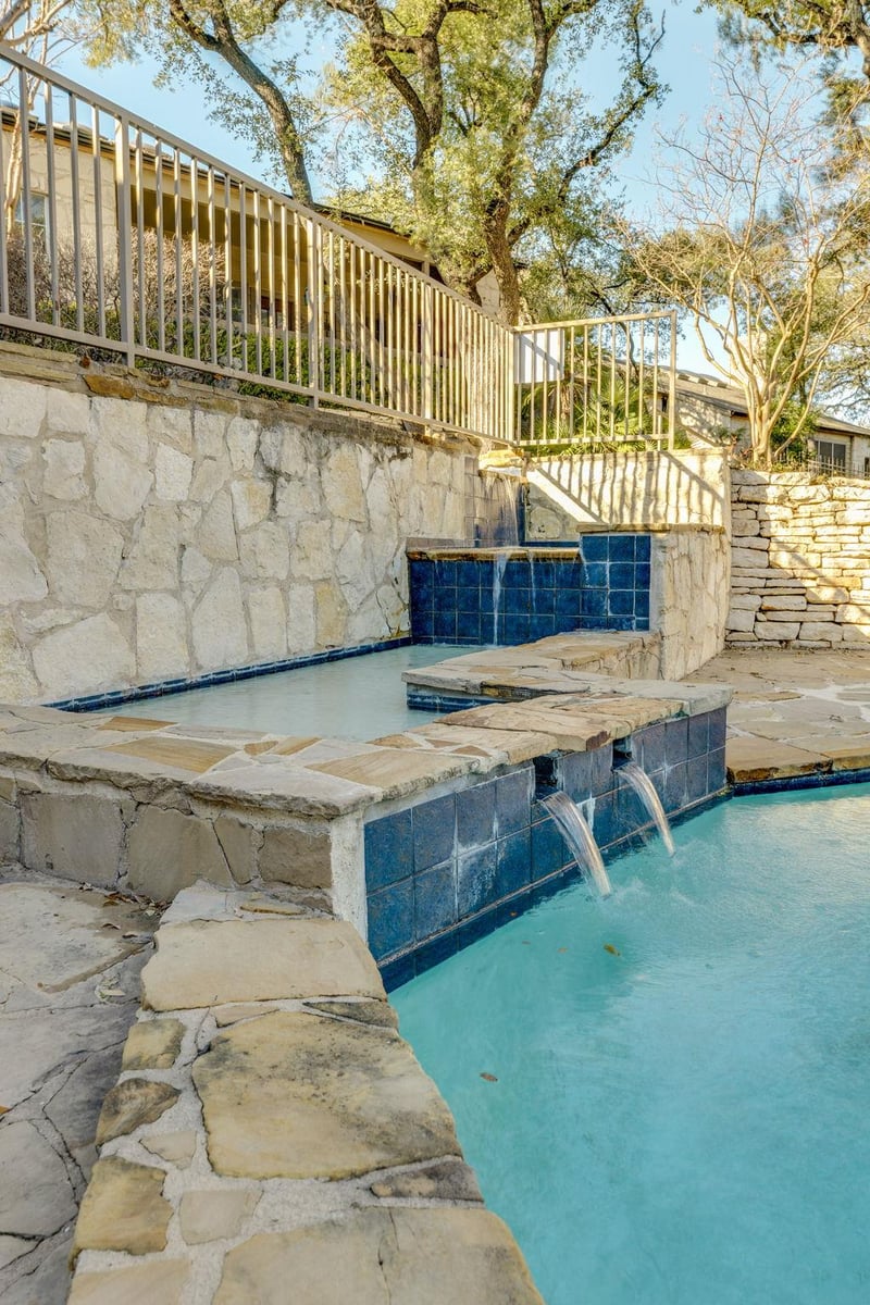 Virtual tour of 3809 Spicewood Springs RD Unit #150