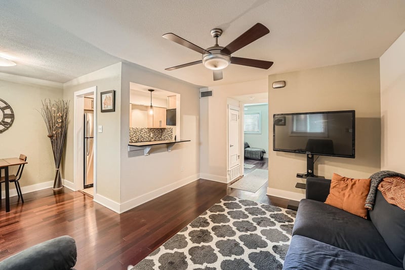 Virtual tour of 3815 Guadalupe ST Unit #103
