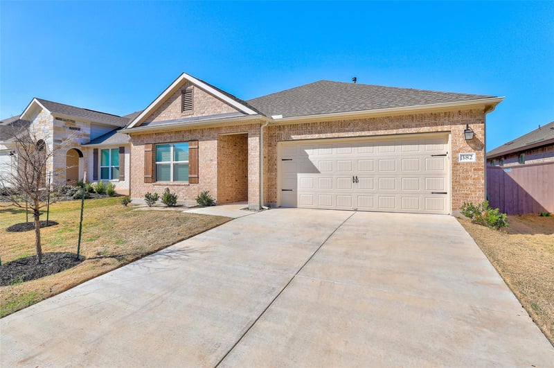 Virtual tour of 382 Smithsonian LN