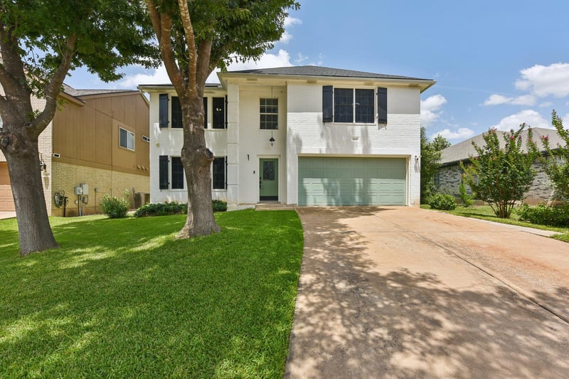 Virtual tour of 3821 Tailfeather DR
