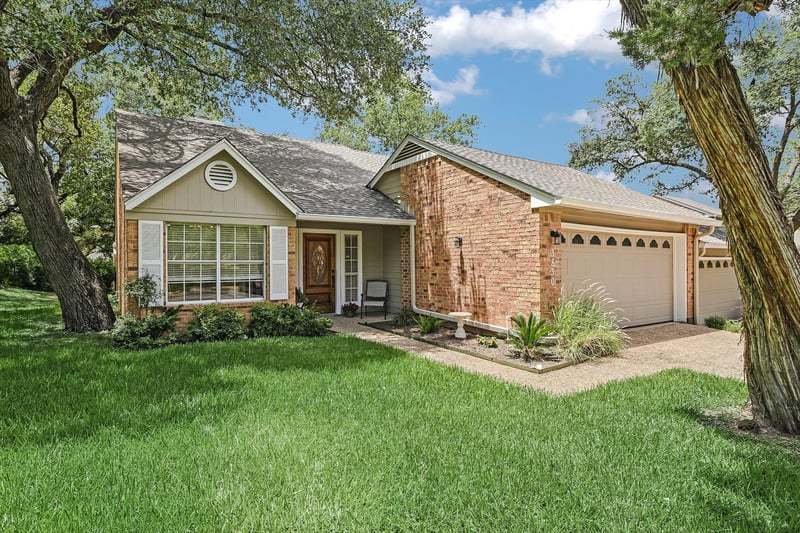 Virtual tour of 3830 Williamsburg CIR