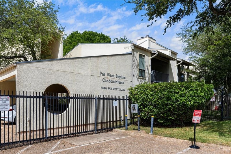 Virtual tour of 3840 Far West Blvd Unit #112