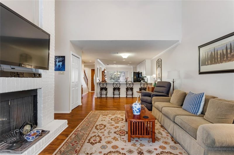 Virtual tour of 3854 Williamsburg Cir
