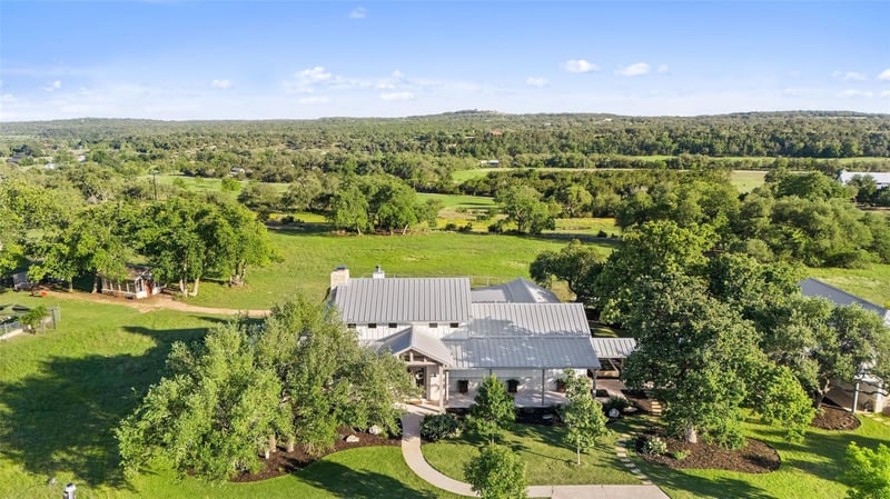 Virtual tour of 3870B Creek RD