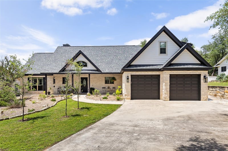 Virtual tour of 39 Pebblebrook LN