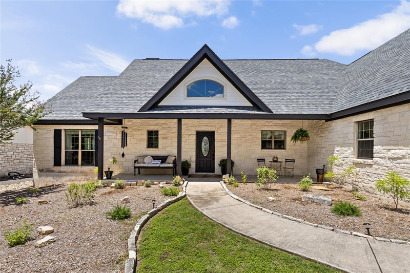 Virtual tour of 39 Pebblebrook LN