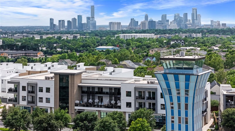 Virtual tour of 3900 Berkman DR Unit #202