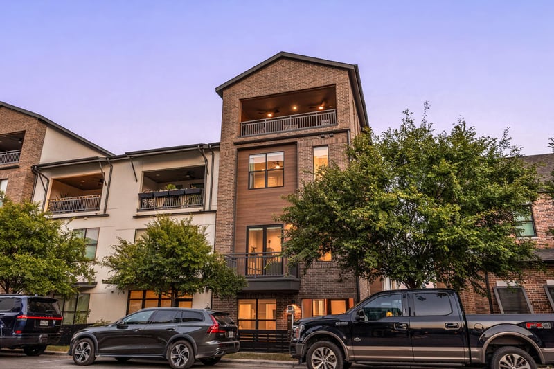 Virtual tour of 3900 Emory Peak Pass