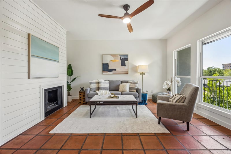 Virtual tour of 3903 Seiders Ave Unit #202
