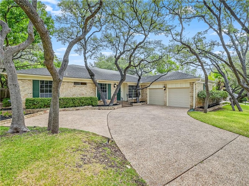 Virtual tour of 3906 Greystone DR