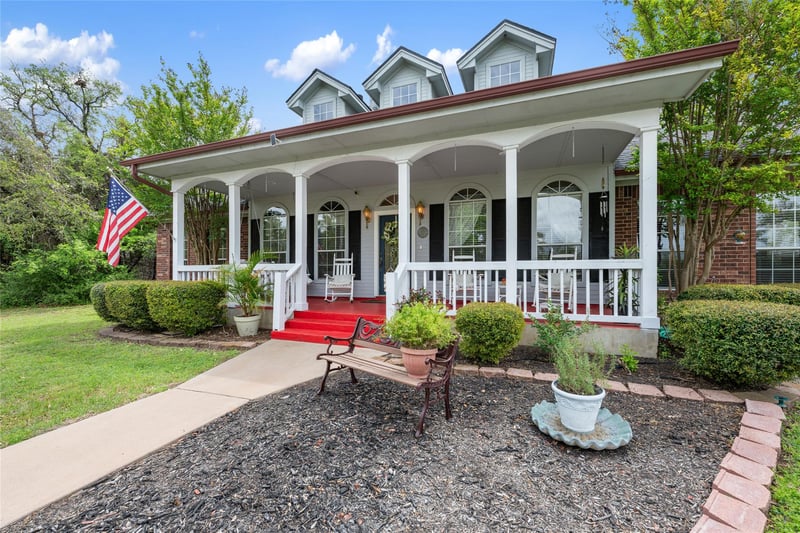 Virtual tour of 391 Liberty DR