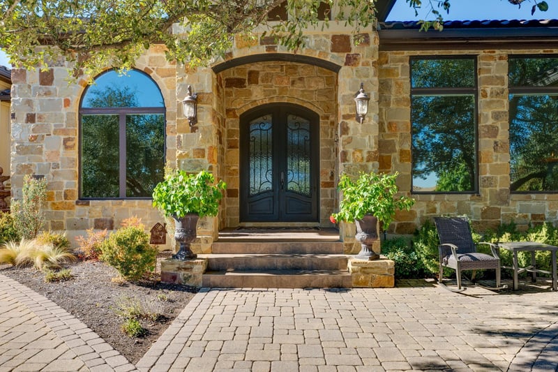 Virtual tour of 3916 Sugarloaf DR