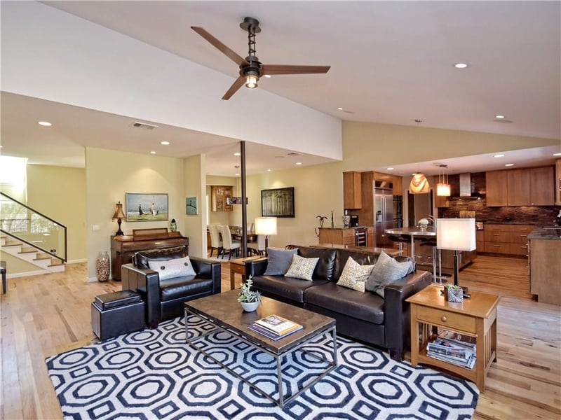 Virtual tour of 3925 Balcones Dr