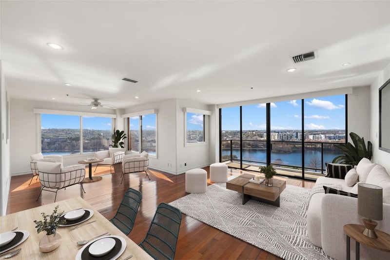 Virtual tour of 40 N I H 35 Unit #10A3