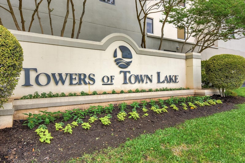 Virtual tour of 40 N Interstate 35 Unit #3B3