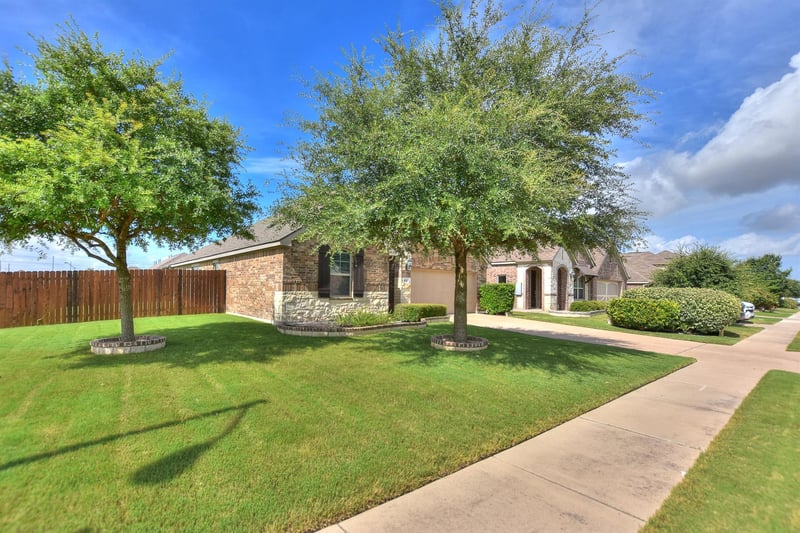 Virtual tour of 400 Farm Creek DR