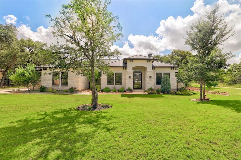 Virtual tour of 400 Flint Ridge Trl