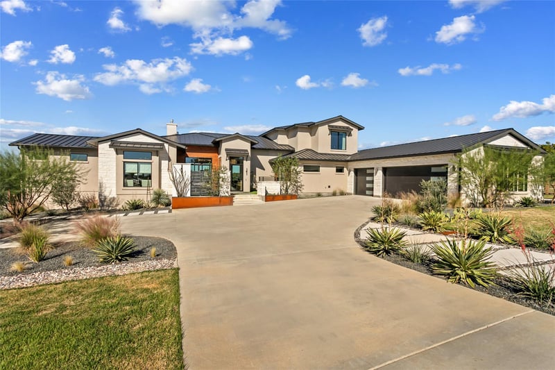 Virtual tour of 400 Medlin Creek LOOP