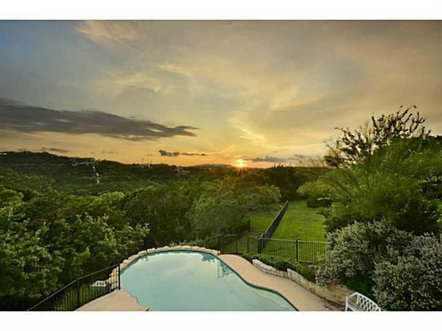 Virtual tour of 400 N Weston LN