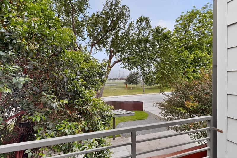 Virtual tour of 400 W 51 ST Unit #A