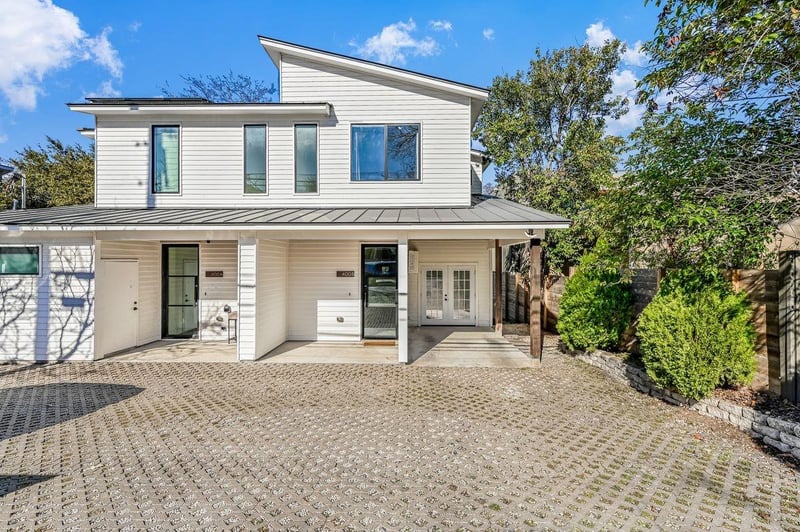 Virtual tour of 400 W Monroe ST Unit #B