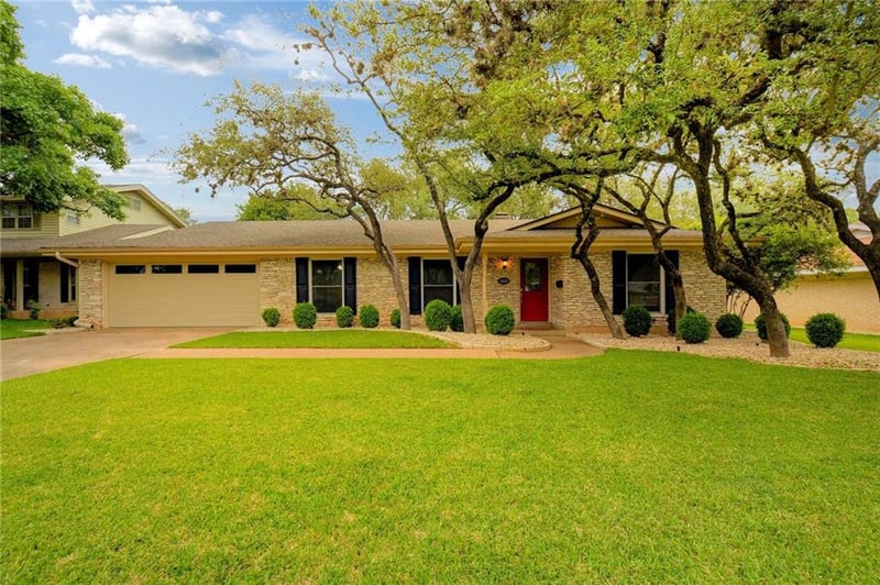 Virtual tour of 4000 Greystone Dr