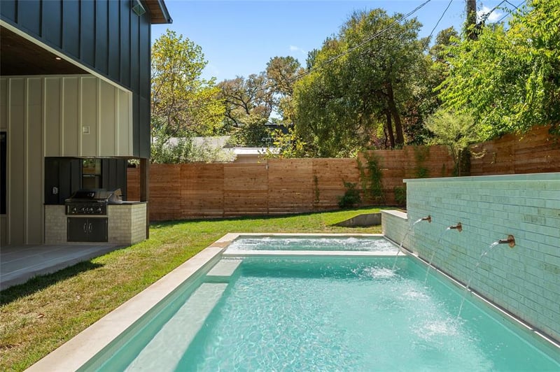Virtual tour of 4000 Ridgelea DR
